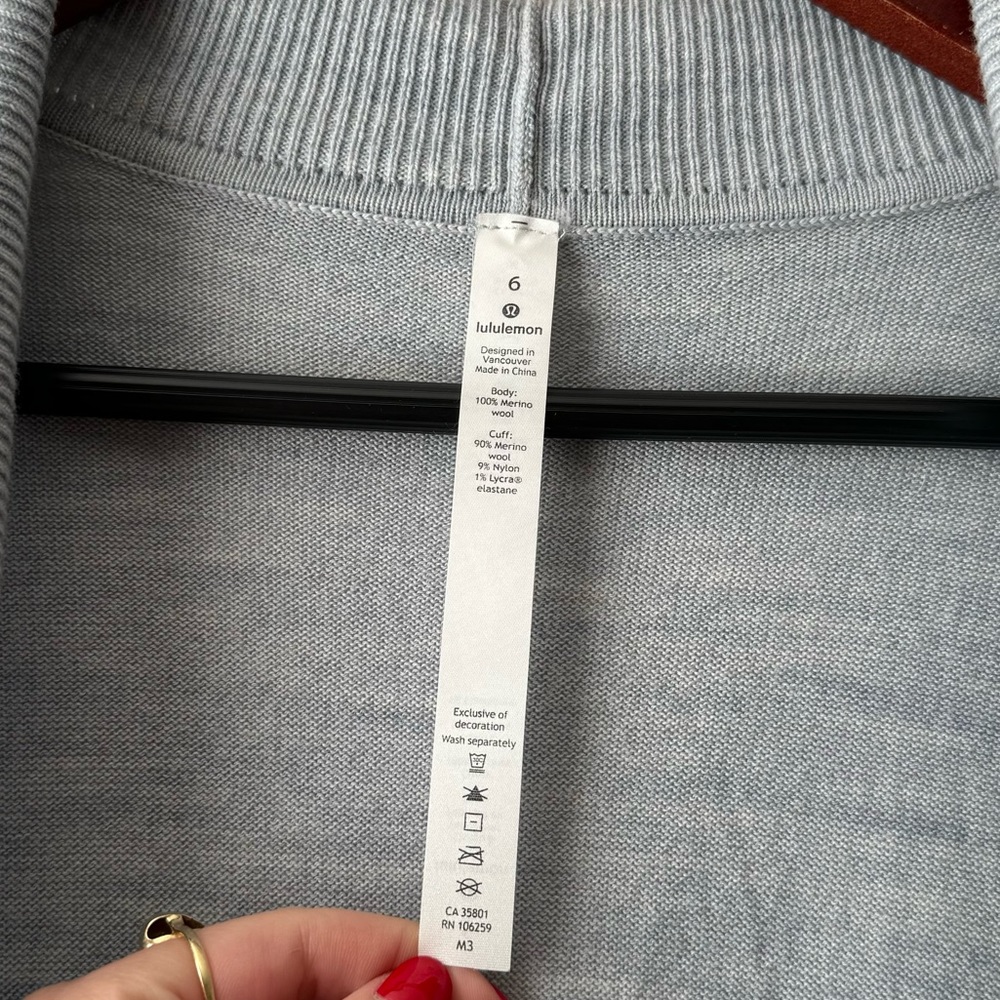 Lululemon Sit In Lotus Wrap II - Picture 4 of 10